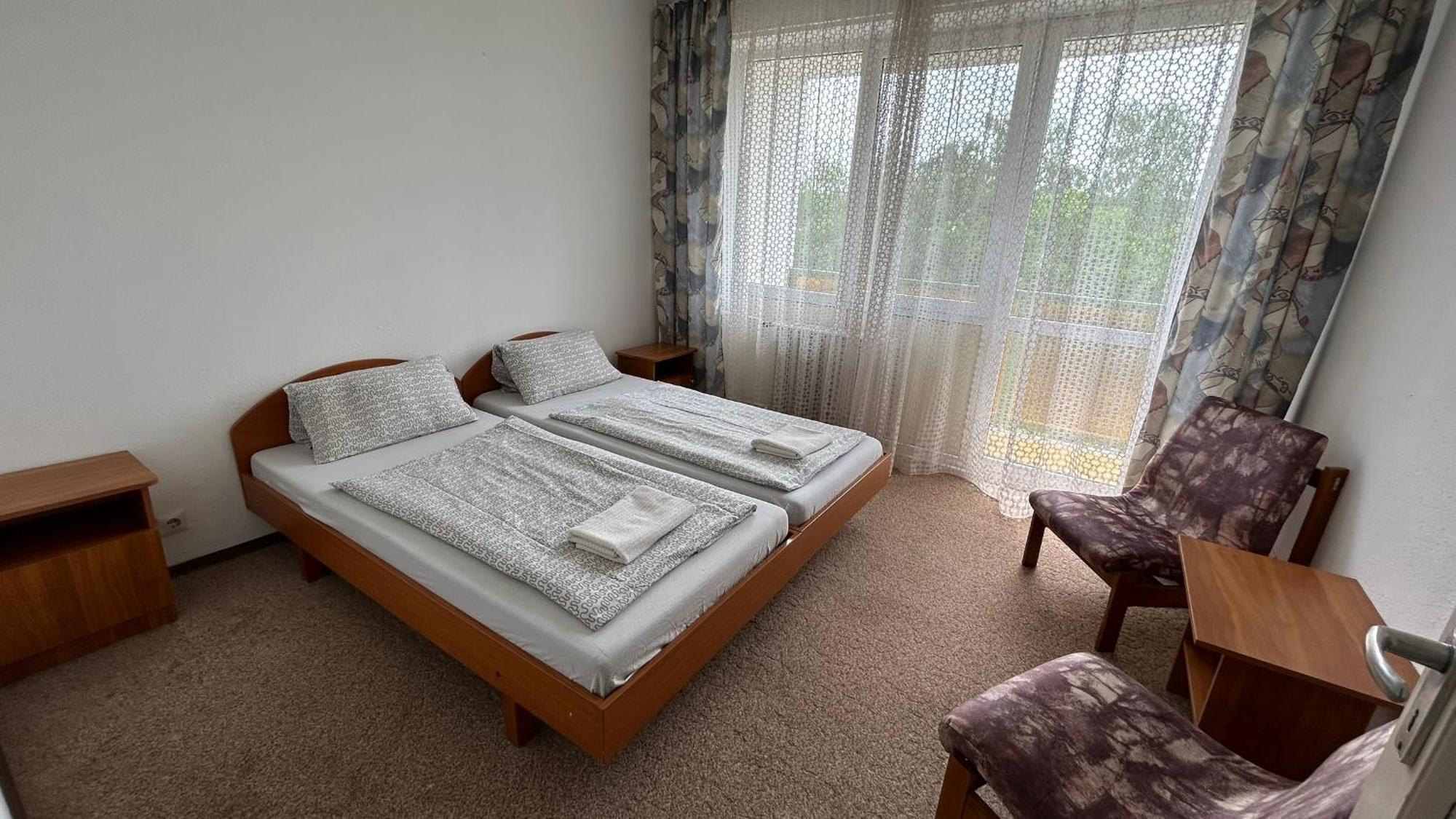 Aranypart Hostel Siofok Luaran gambar