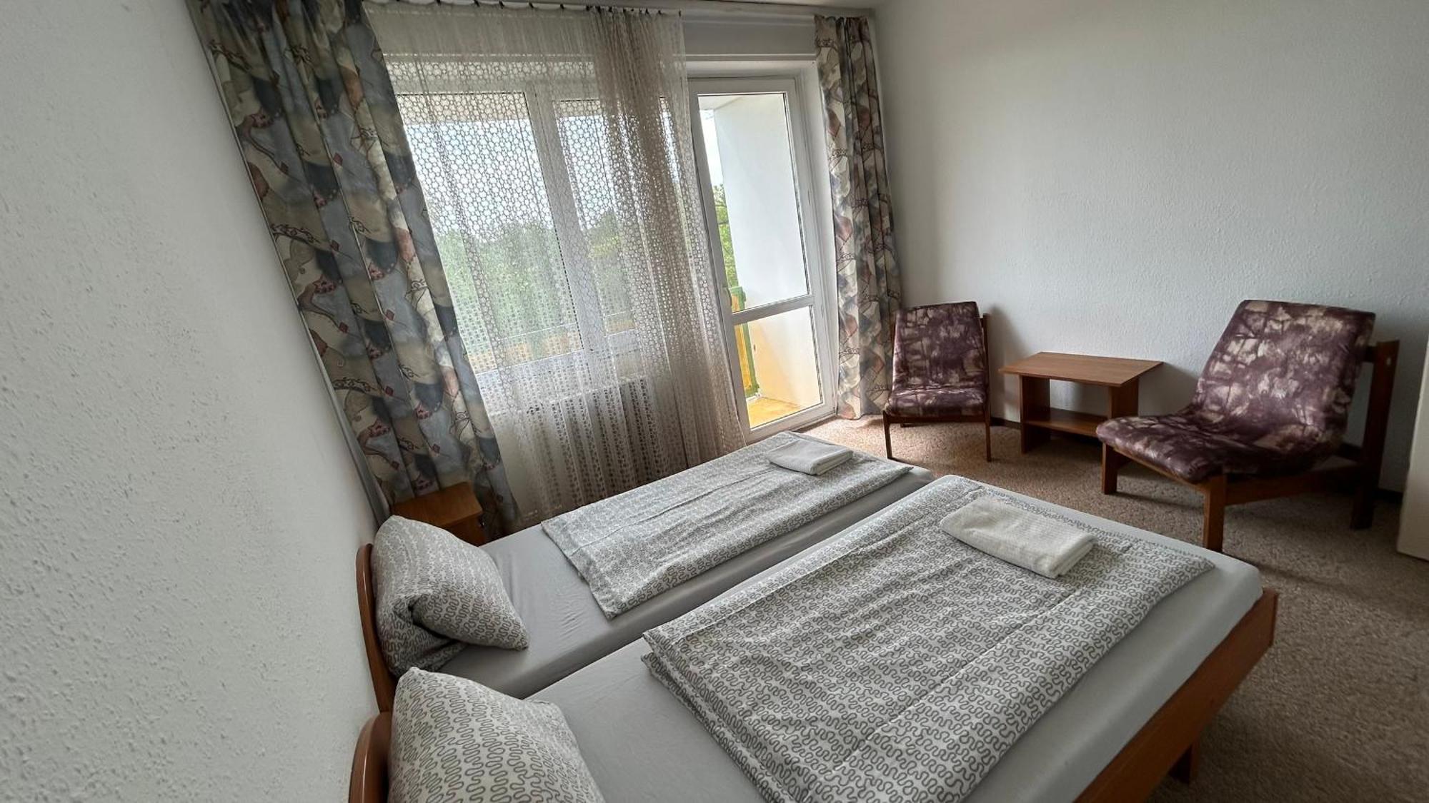 Aranypart Hostel Siofok Luaran gambar