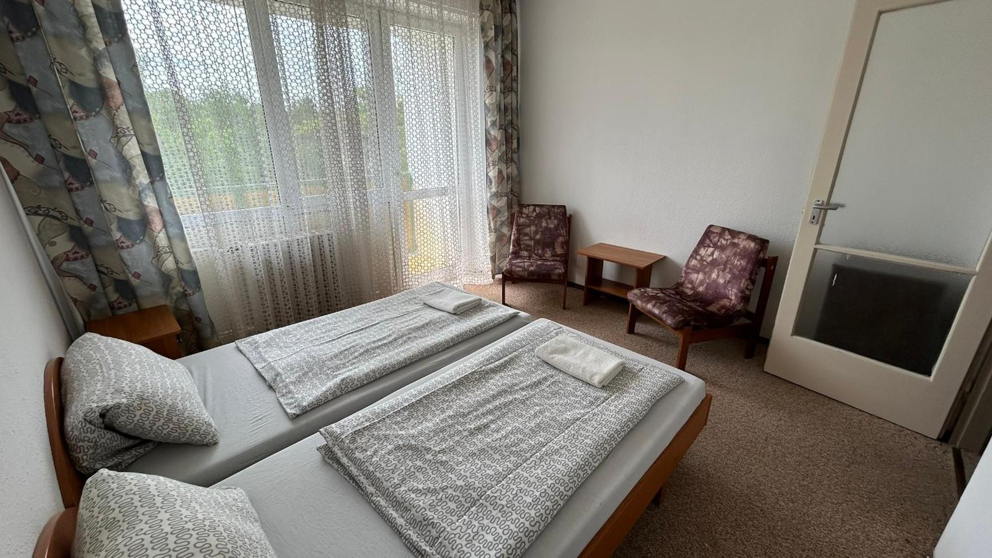 Aranypart Hostel Siofok Luaran gambar
